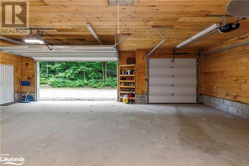 1622 West Shore Rd, Dysart, ON - Indoor Photo Showing Garage