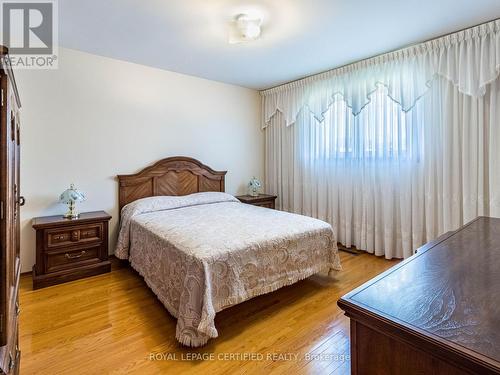 314 Centre Street N, Brampton, ON - Indoor Photo Showing Bedroom