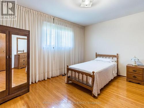 314 Centre Street N, Brampton, ON - Indoor Photo Showing Bedroom