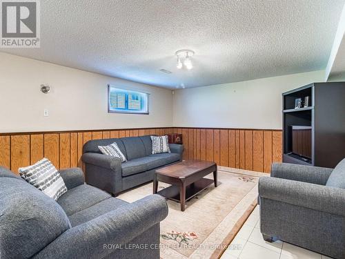 314 Centre Street N, Brampton, ON - Indoor Photo Showing Living Room