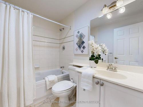 604-980 Yonge St S, Toronto, ON - Indoor Photo Showing Bathroom