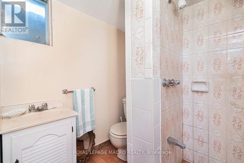 159 Park Street N, Hamilton, ON - Indoor Photo Showing Bathroom