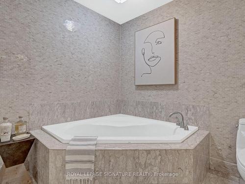 802-55 Delisle Ave, Toronto, ON - Indoor Photo Showing Bathroom
