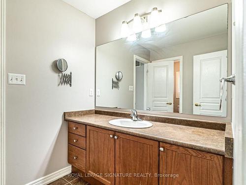 4 Ripple St, Brampton, ON - Indoor Photo Showing Bathroom