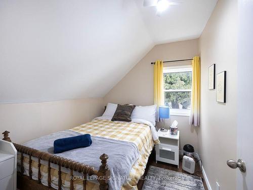 111 Hazel St, Kawartha Lakes, ON - Indoor Photo Showing Bedroom