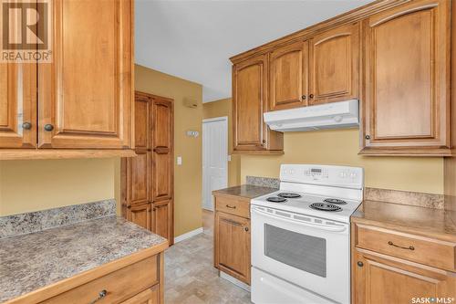 120 Burke Crescent, Swift Current, SK - Indoor Photo Showing Kitchen