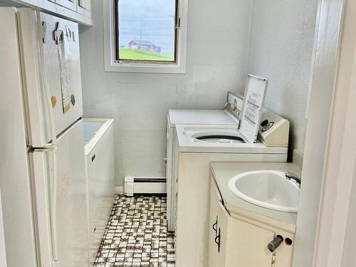 Salle de lavage - 446 Ch. Boisville O., Les Îles-De-La-Madeleine, QC - Indoor Photo Showing Laundry Room