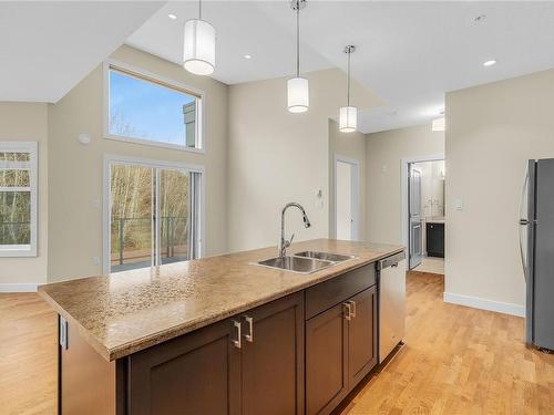 404-1838 Cowichan Bay Rd, Cowichan Bay, BC - Indoor Photo Showing Kitchen With Double Sink