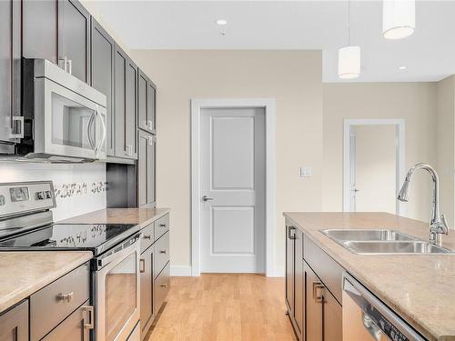 404-1838 Cowichan Bay Rd, Cowichan Bay, BC - Indoor Photo Showing Kitchen With Double Sink