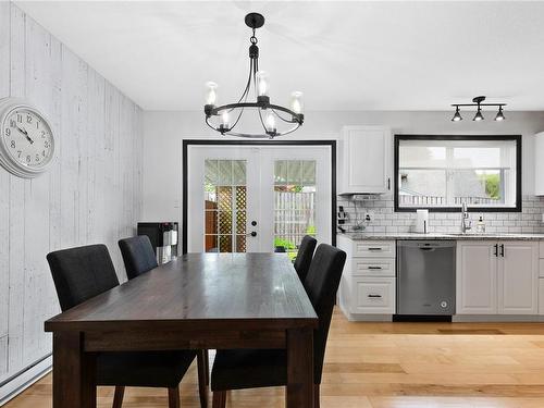 1544 Cranberry Ave, Nanaimo, BC - Indoor Photo Showing Dining Room