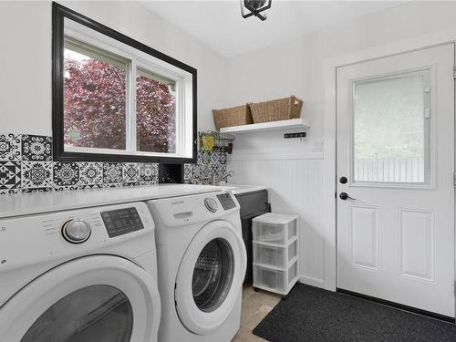 1544 Cranberry Ave, Nanaimo, BC - Indoor Photo Showing Laundry Room