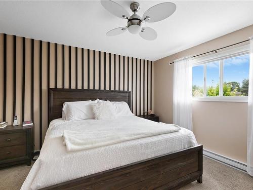 1544 Cranberry Ave, Nanaimo, BC - Indoor Photo Showing Bedroom