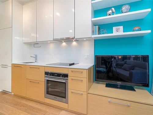 404-456 Pandora Ave, Victoria, BC - Indoor Photo Showing Kitchen