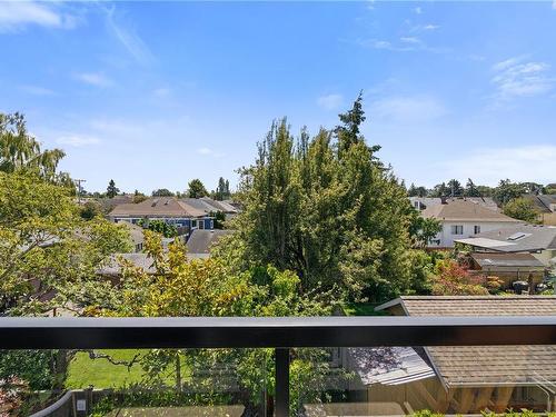 301-1615 Bay St, Victoria, BC - Outdoor With View