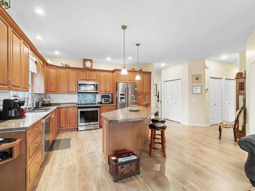 1655 Woodburn Drive, Cache Creek, BC - Indoor Photo Showing Kitchen