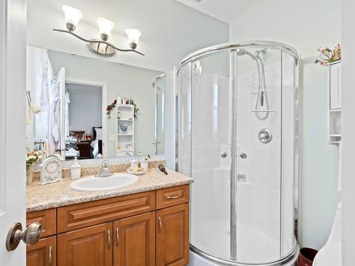 1655 Woodburn Drive, Cache Creek, BC - Indoor Photo Showing Bathroom