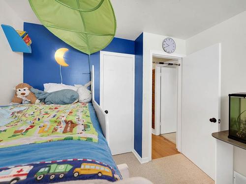 663 Pine Street, Kamloops, BC - Indoor Photo Showing Bedroom