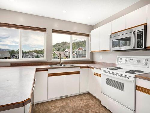 488 Coyote Drive, Kamloops, BC - Indoor Photo Showing Kitchen With Double Sink
