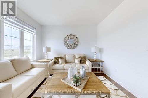 1407 William Halton Parkway, Oakville, ON - Indoor Photo Showing Living Room