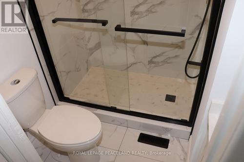 3 New Port Way, Markham, ON - Indoor Photo Showing Bathroom