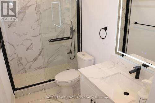 3 New Port Way, Markham, ON - Indoor Photo Showing Bathroom