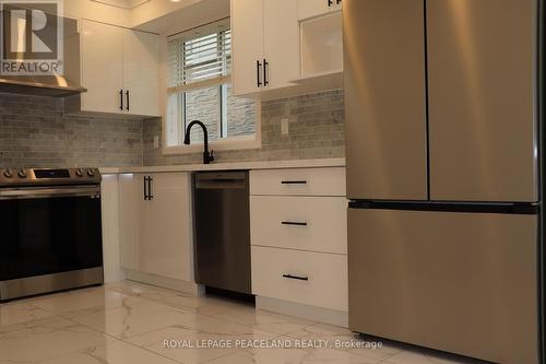 3 New Port Way, Markham, ON - Indoor Photo Showing Kitchen With Stainless Steel Kitchen