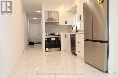 3 New Port Way, Markham, ON - Indoor Photo Showing Kitchen With Stainless Steel Kitchen