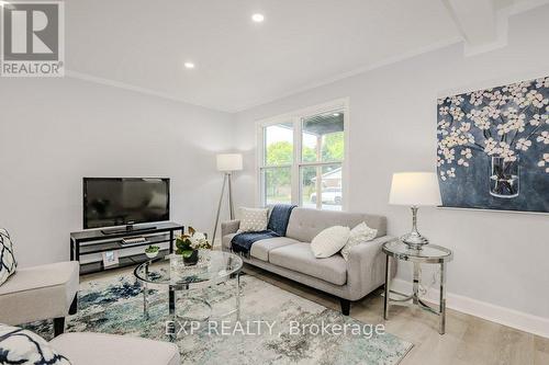 113 Fares Street, Port Colborne, ON - Indoor Photo Showing Living Room