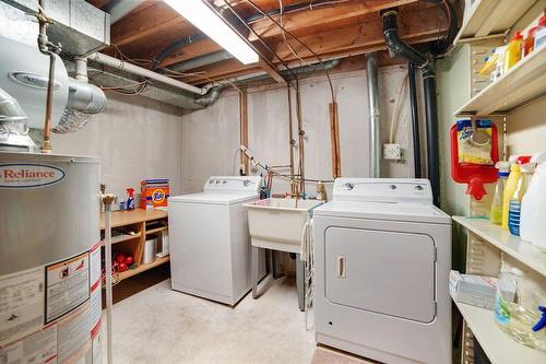 24 Nicklaus Drive, Hamilton, ON - Indoor Photo Showing Laundry Room