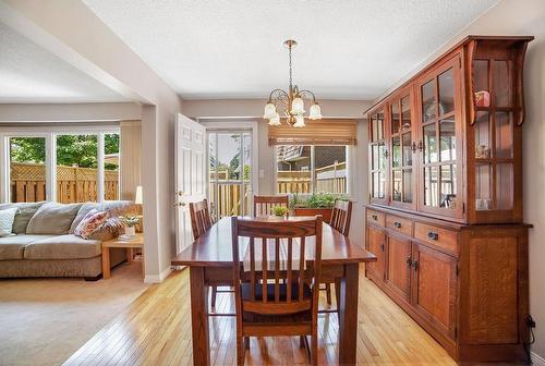 24 Nicklaus Drive, Hamilton, ON - Indoor Photo Showing Dining Room