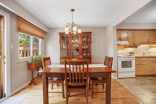 24 Nicklaus Drive, Hamilton, ON - Indoor Photo Showing Dining Room