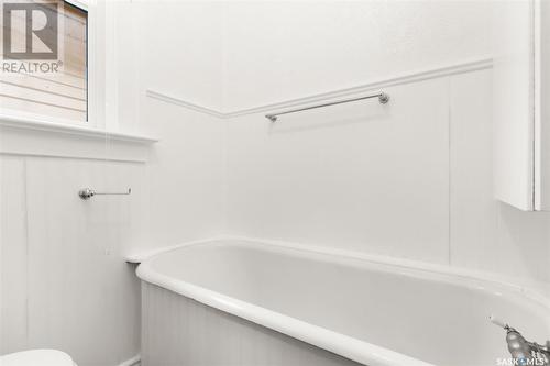 1927 Montreal Street, Regina, SK - Indoor Photo Showing Bathroom