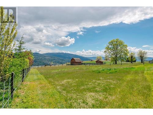 186 Stepping Stones Crescent, Vernon, BC 