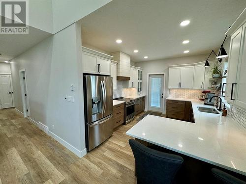 1417 Chamberlain Drive, Dawson Creek, BC - Indoor Photo Showing Kitchen With Double Sink