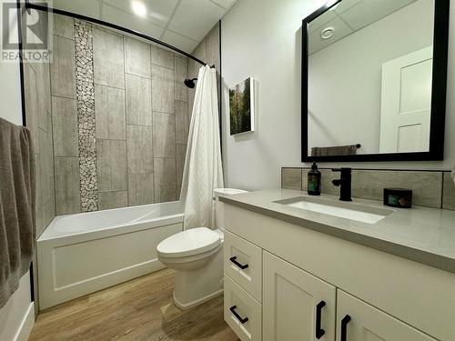 1417 Chamberlain Drive, Dawson Creek, BC - Indoor Photo Showing Bathroom