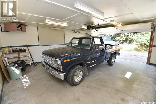 423 6Th Avenue E, Nipawin, SK - Indoor Photo Showing Garage