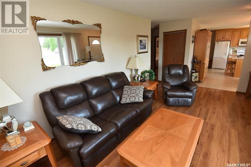 423 6Th Avenue E, Nipawin, SK - Indoor Photo Showing Living Room