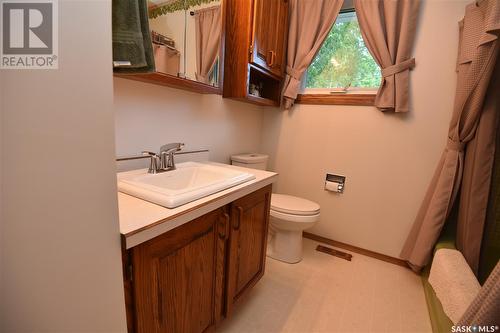 423 6Th Avenue E, Nipawin, SK - Indoor Photo Showing Bathroom