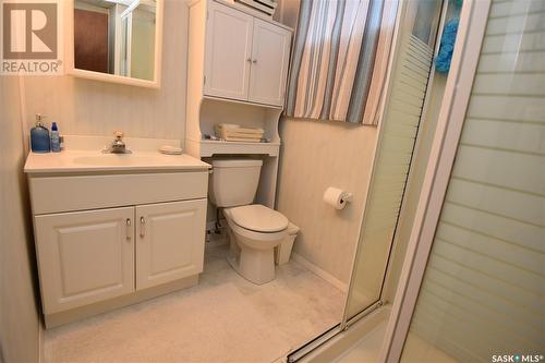 423 6Th Avenue E, Nipawin, SK - Indoor Photo Showing Bathroom