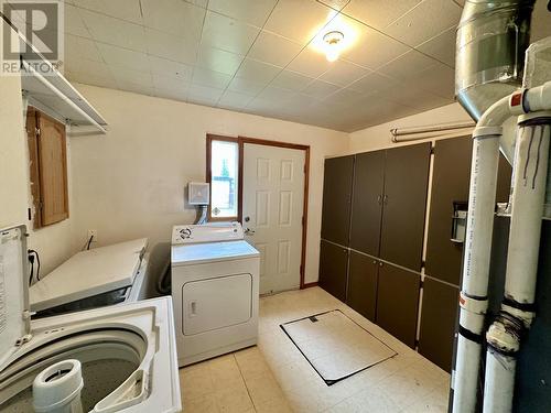 1091 Johnson Street, Prince George, BC - Indoor Photo Showing Laundry Room