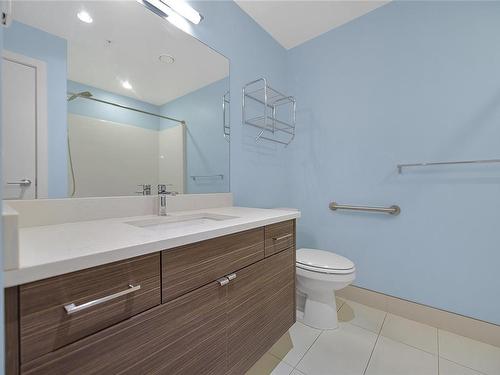 204-300 Belmont Rd, Colwood, BC - Indoor Photo Showing Bathroom