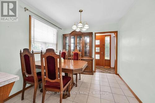 28 Nugent Drive, Hamilton, ON - Indoor Photo Showing Dining Room