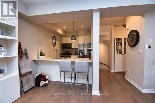 48 - 377 Glancaster Road, Hamilton, ON - Indoor Photo Showing Kitchen