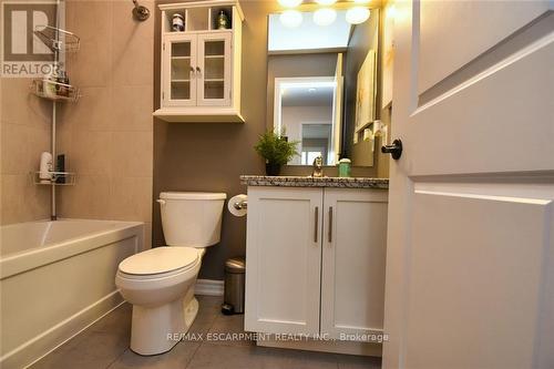 48 - 377 Glancaster Road, Hamilton, ON - Indoor Photo Showing Bathroom