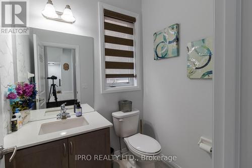 956 Sobeski Avenue, Woodstock, ON - Indoor Photo Showing Bathroom