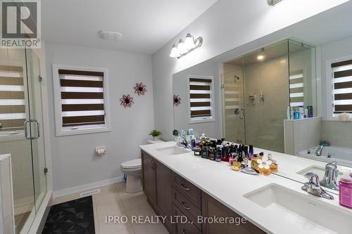 956 Sobeski Avenue, Woodstock, ON - Indoor Photo Showing Bathroom