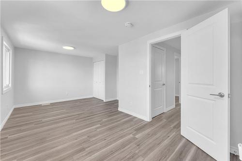 717 Millbank Drive, London, ON - Indoor Photo Showing Other Room