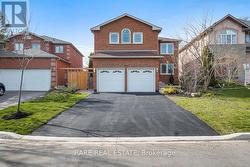 5972 AQUARIUS COURT  Mississauga, ON L5M 4Z9