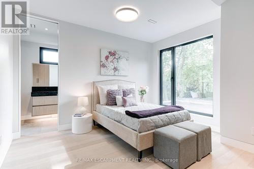 298 Strathcona Drive, Burlington (Shoreacres), ON - Indoor Photo Showing Bedroom