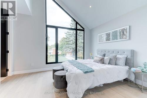 298 Strathcona Drive, Burlington (Shoreacres), ON - Indoor Photo Showing Bedroom